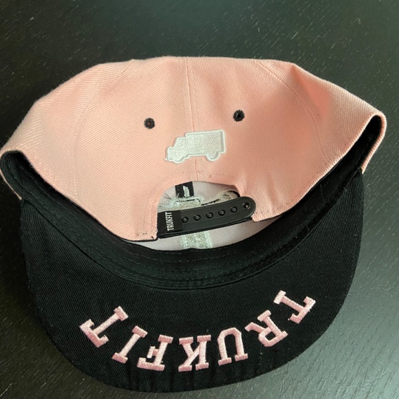 Pink Trukfit snap back hat - Picture 2 of 2